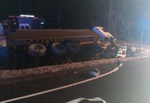 Sandomierz – tir w rowie! Utrudnienia w ruchu na ul. Mickiewicza