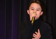 Oliwier Szot, wychowanek NCK “Sokół” prowadzącym programu TVP